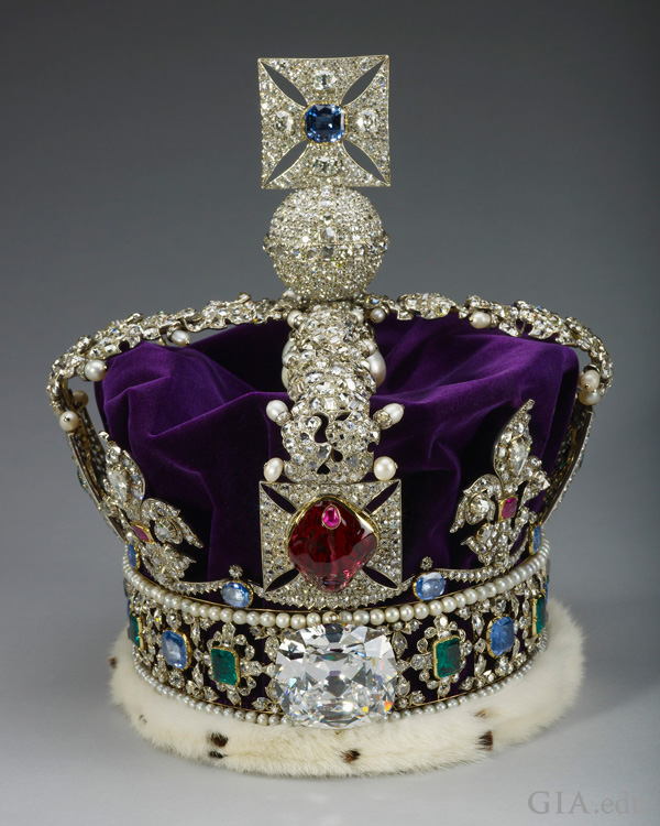 The Imperial State Crown boasts the August birthstone, a 170 carat red spinel, and is set with over 3,000 diamonds, sapphires, emeralds and pearls, including the famous Cullinan II diamond. The Imperial State Crown boasts the August birthstone, a 170 carat red spinel, and is set with over 3,000 diamonds, sapphires, emeralds and pearls, including the famous Cullinan II diamond.
